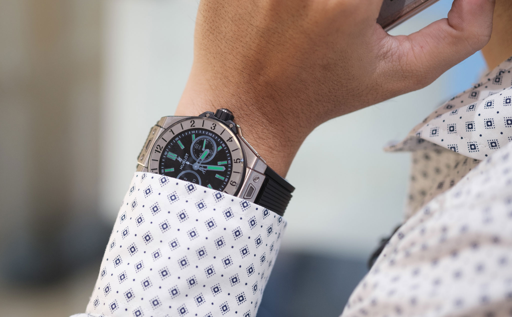 Trên tay Hublot Bigbang e: smartwatch đắt giá, đồng hồ cao cấp 133 triệu, nhiều tùy chọn mặt dial