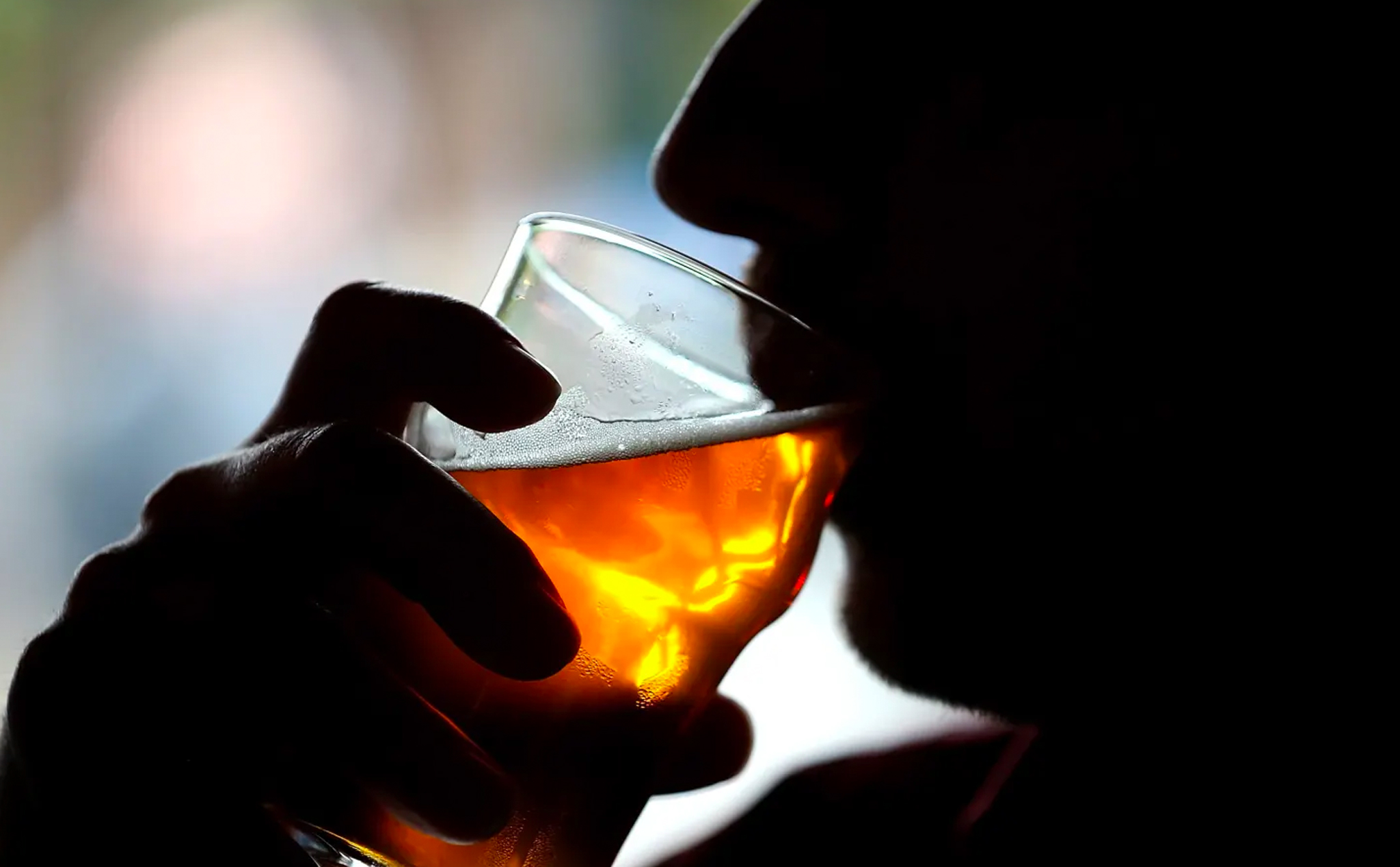Đây là những độ tuổi bị ảnh hưởng tiêu cực nhất khi uống rượu