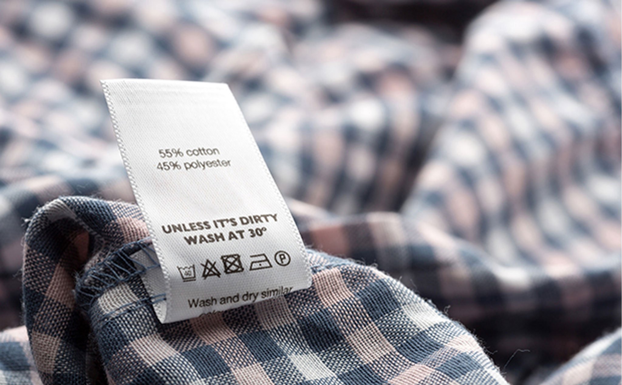 Hiểu các ký hiệu trên nhãn dán quần áo để giặt và bảo quản tốt hơn