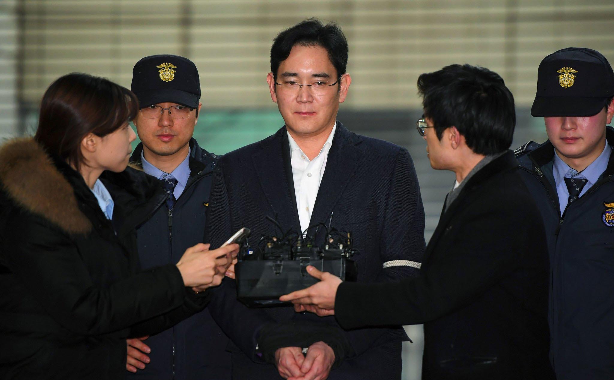 Thái tử nhà Samsung đối mặt án 9 năm tù vì cáo buộc hối lộ tổng thống