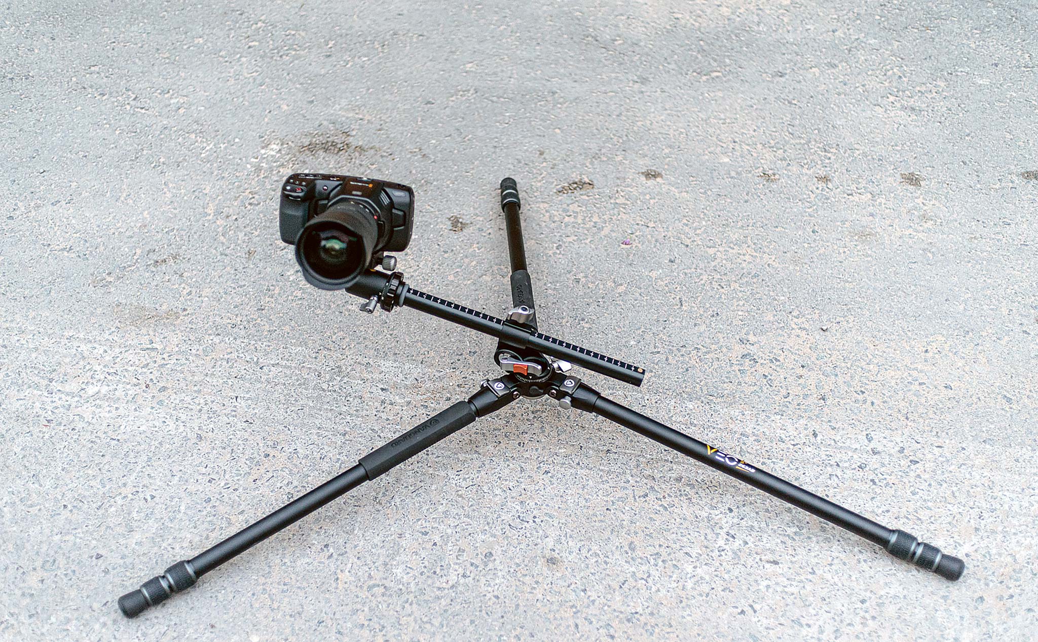 [Trên tay] Chân máy ảnh Vanguard USA: chịu tải 15kg, cao 1.7m, chắc chắn, thiết kế thông minh ...