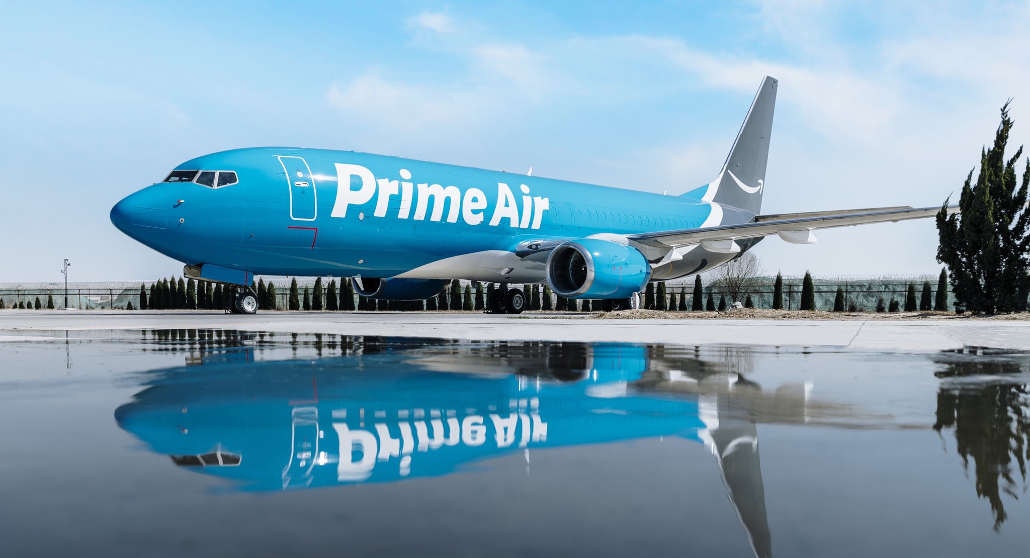 Amazon lần đầu mua 11 máy bay để giao hàng