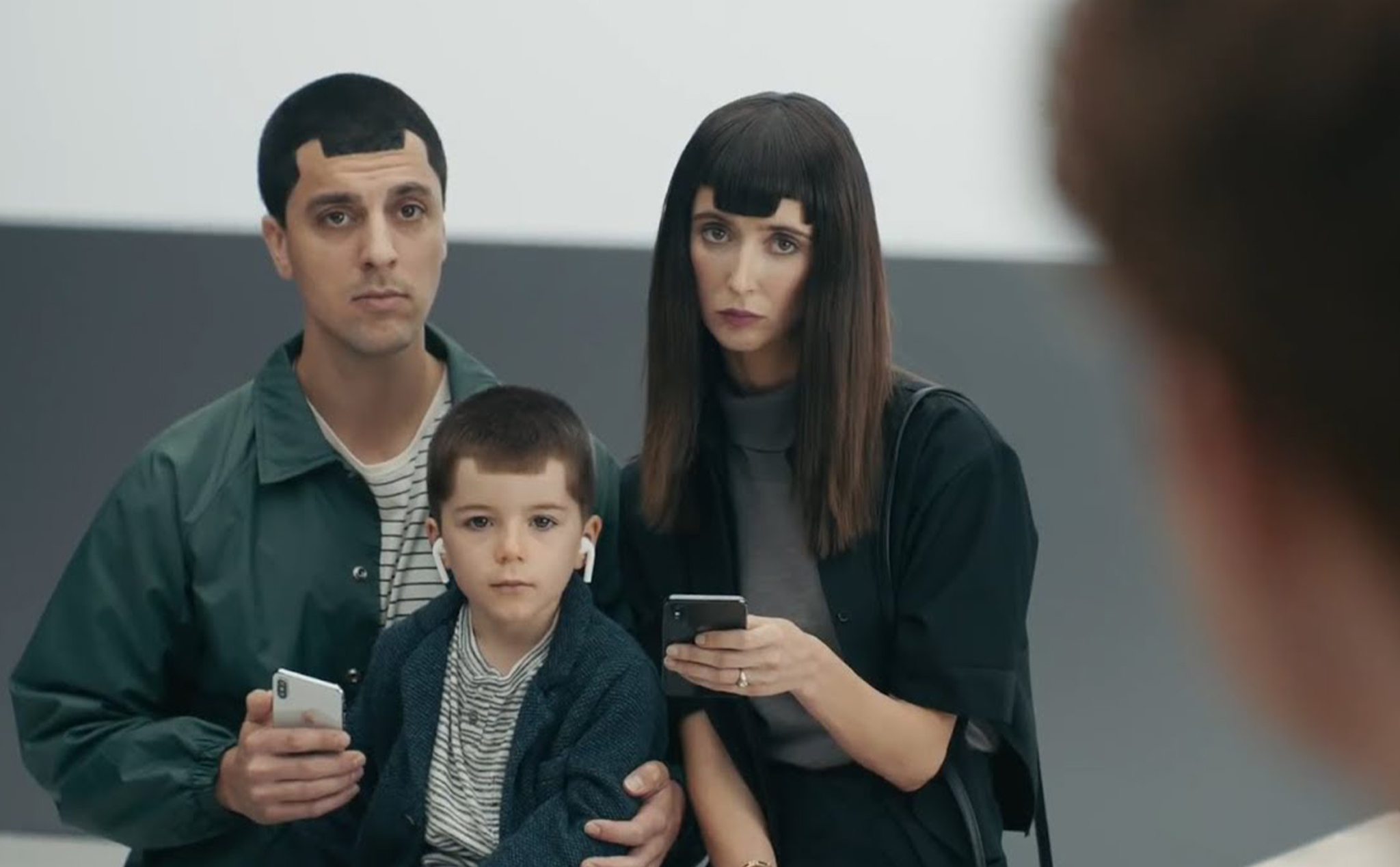 Tại sao đồ Apple thường xuất hiện trong các video clip quảng cáo của các hãng khác?