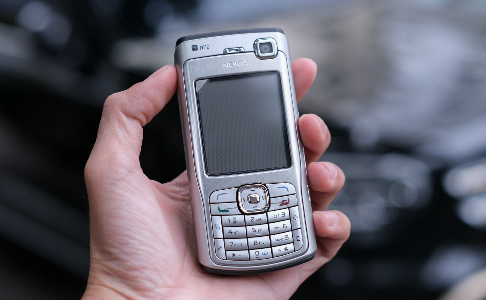 Trên tay máy cổ: Nokia N70 mới nguyên hộp