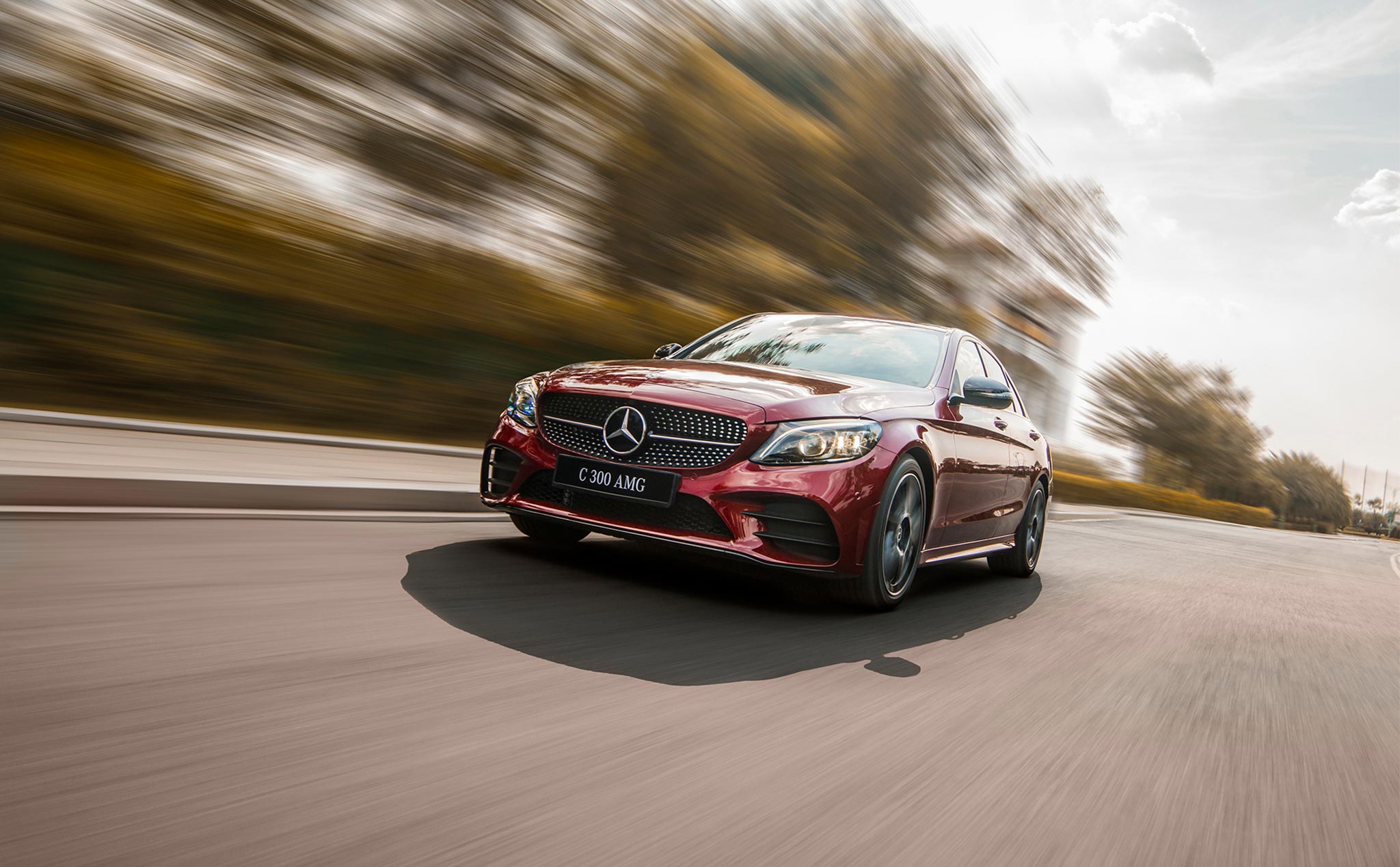 Từ 2021 xe Mercedes-Benz sẽ không trang bị tính năng tự đậu và phanh hiệu năng cao trên một số xe