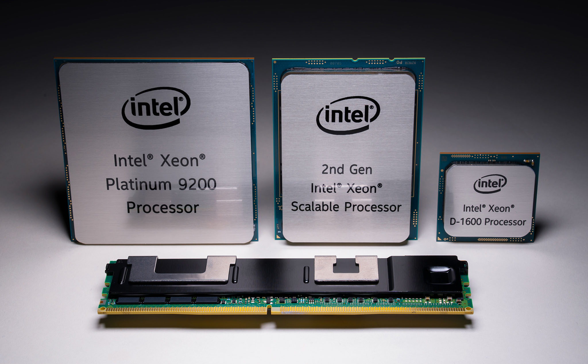 Intel kiện nhân viên cũ vì đem bí mật kinh doanh của CPU Xeon sang Microsoft
