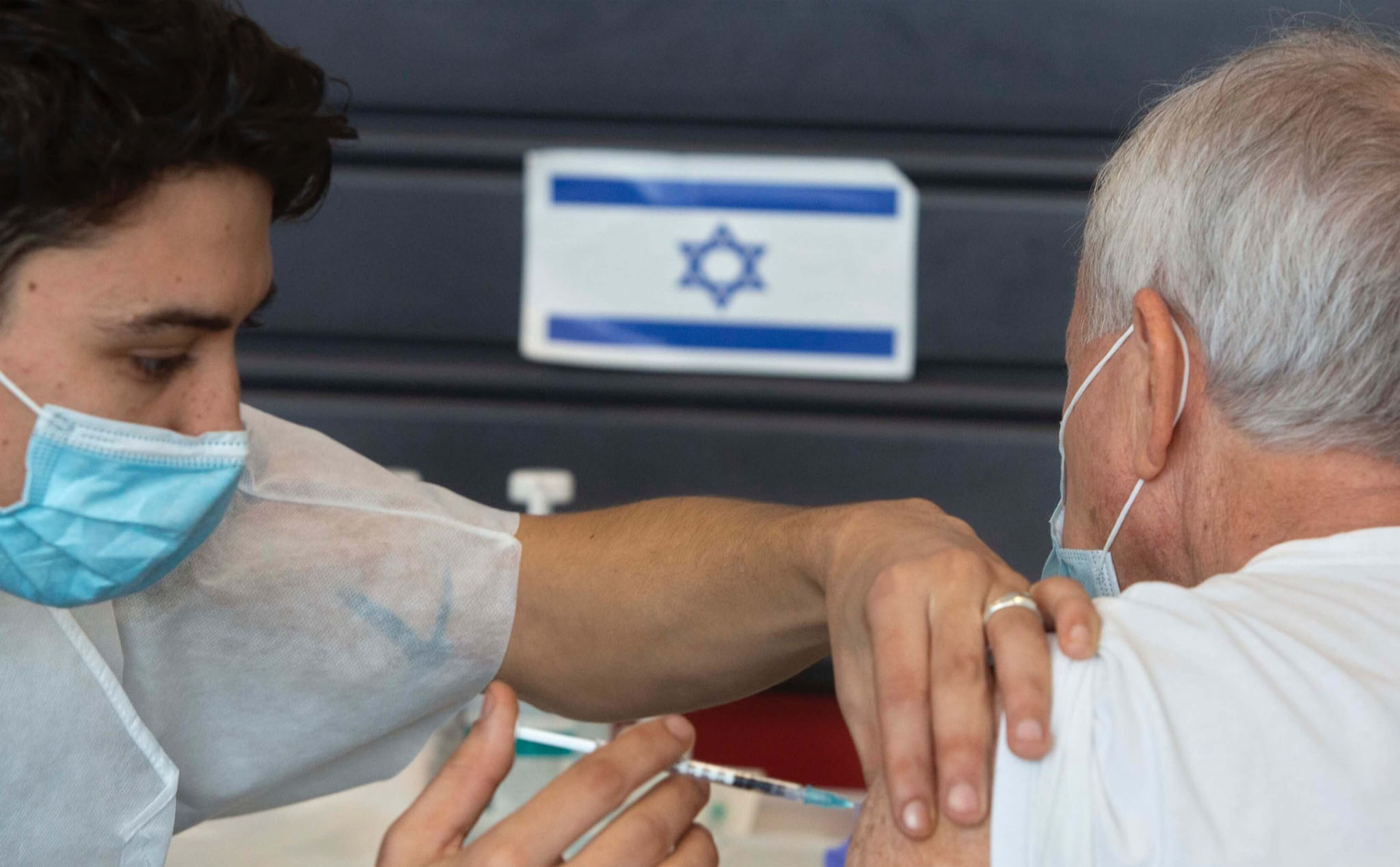 Chuyện Israel: Tỷ lệ dân được tiêm vaccine COVID-19 cao nhất thế giới, nhưng số ca bệnh vẫn tăng?