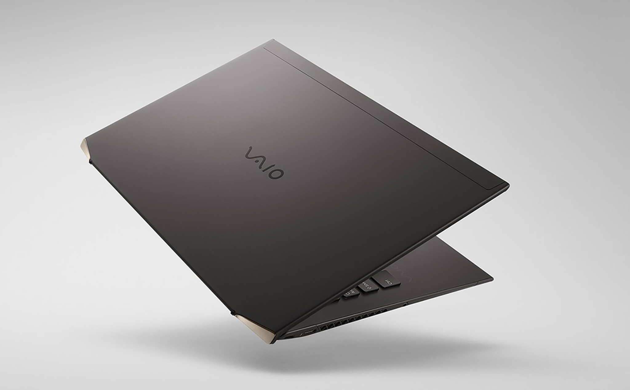VAIO Z đời 2021: chiếc laptop đầu tiên có vỏ bằng sợi carbon đúc khuôn 3D, giá từ 82 triệu đồng!