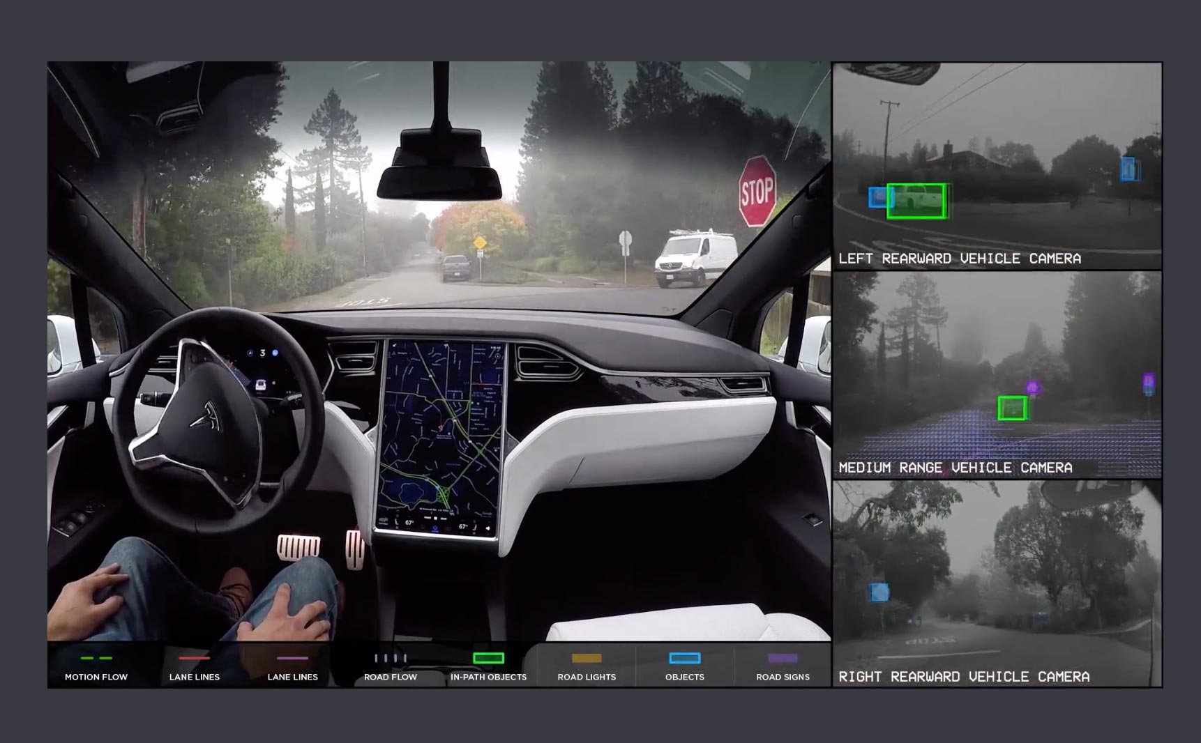 Xe hơi Tesla ở chế độ tự lái đâm nát xe cảnh sát trong khi tài xế đang  xem phim