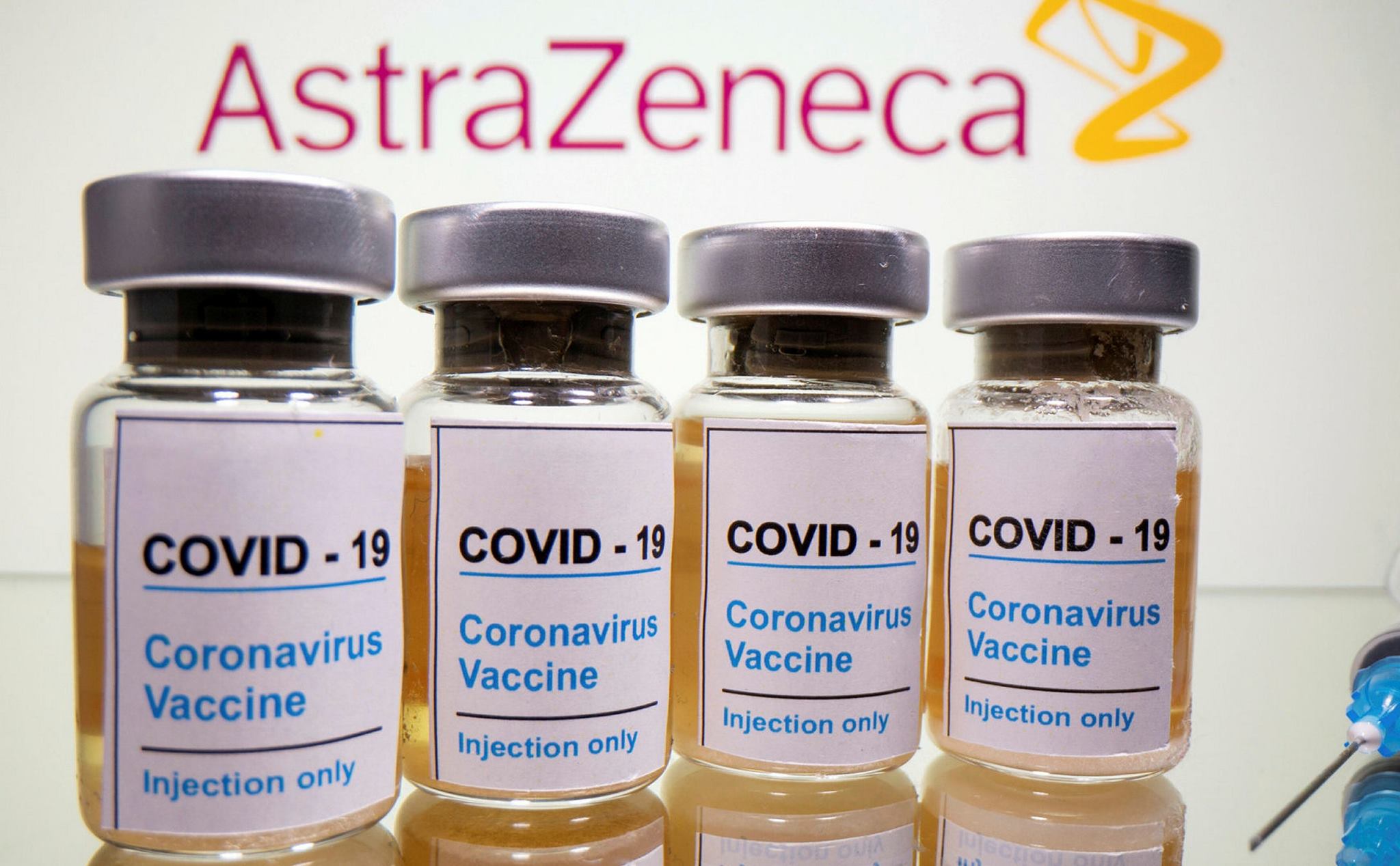 Đại dịch đến 24/2: Lô 117.600 liều vaccine AstraZeneca đã về Tân Sơn Nhất!