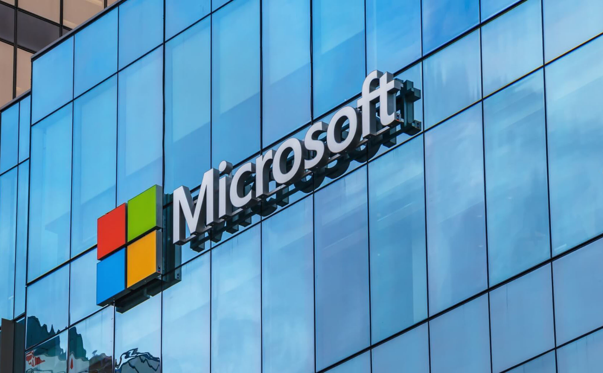 Microsoft: Hacker Trung Quốc tìm thấy lỗ hổng máy chủ email, lợi dụng nó để tấn công các công ty Mỹ