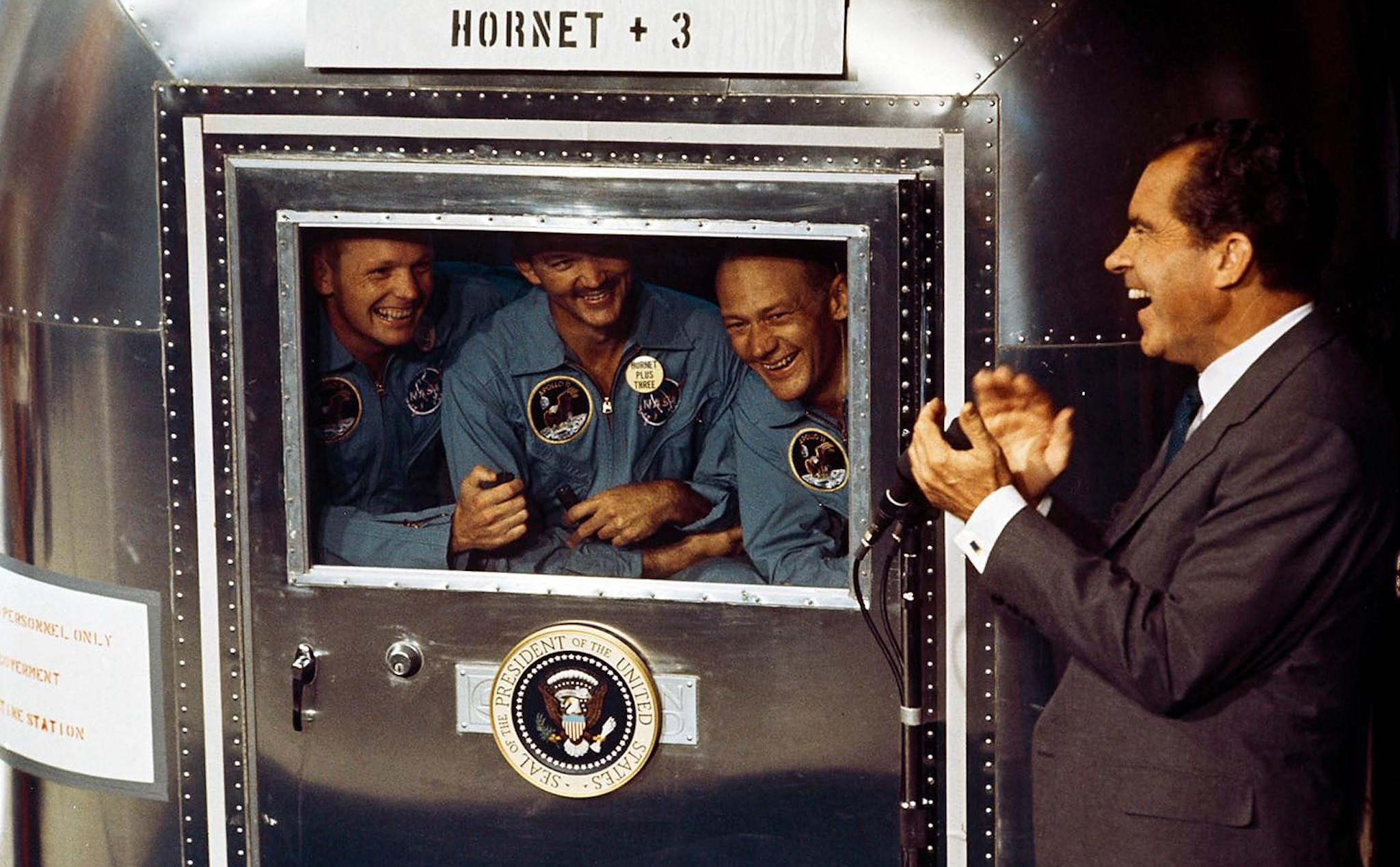 Sau hơn 50 năm, việc cách ly của phi hành đoàn Apollo 11 mới được tiết lộ