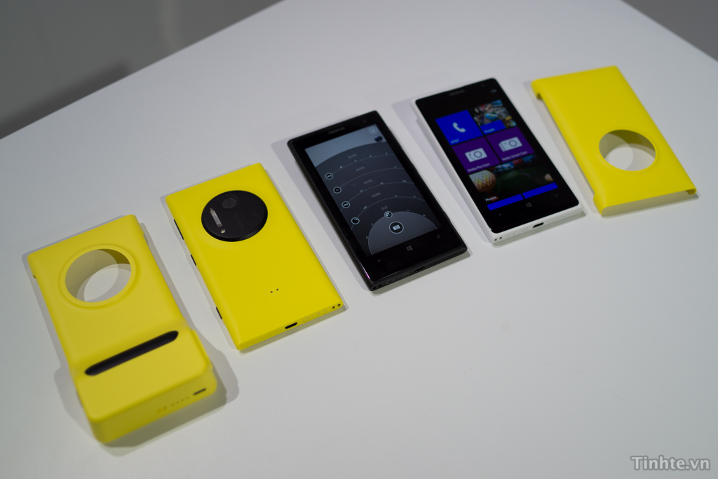 Mở hộp Lumia 1020 và camera Grip: chiếc điện thoại camera 41MP, hoài niệm về Windows Phone...