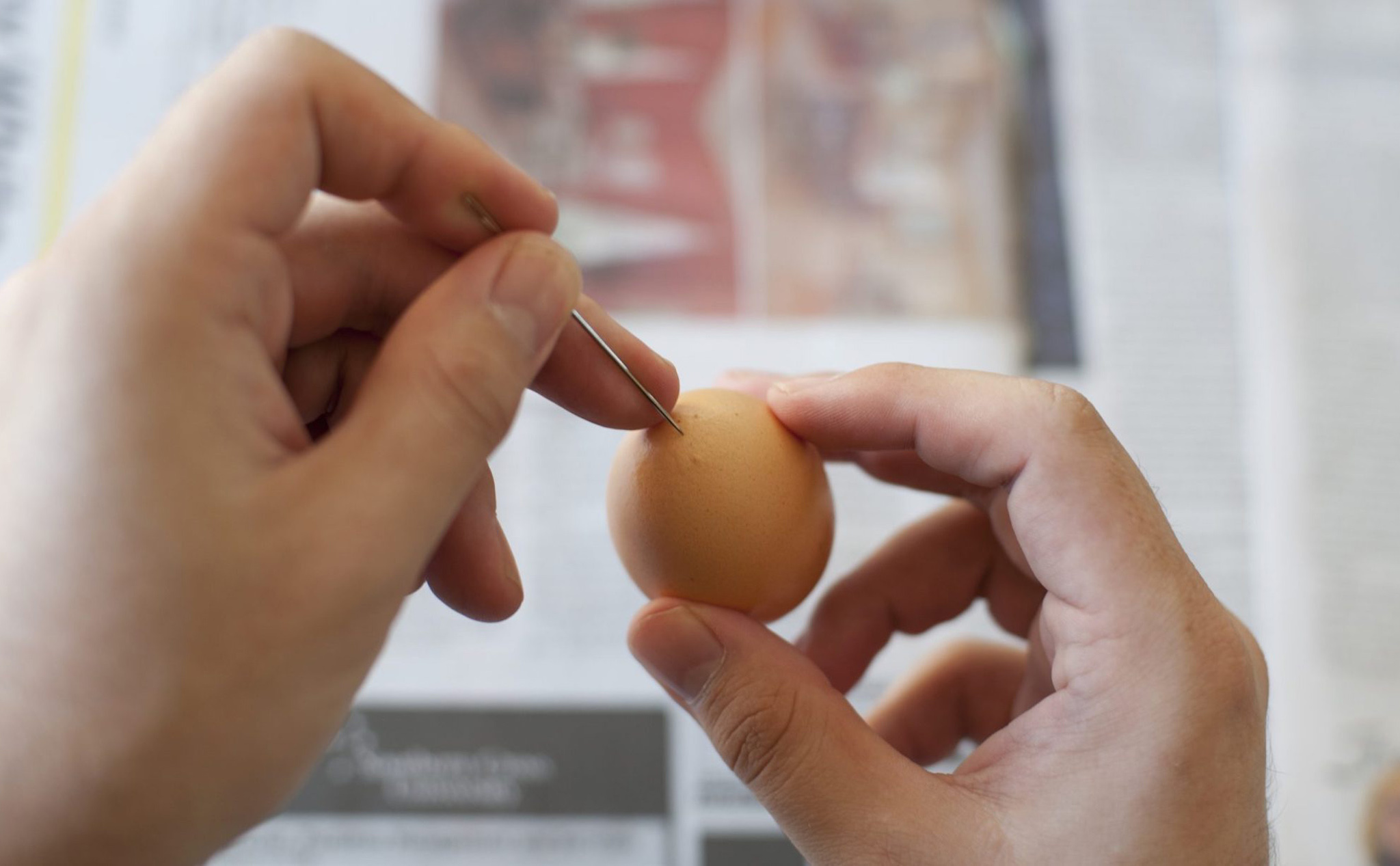 Đây là lý do bạn nên đục một lỗ vào trứng trước khi luộc
