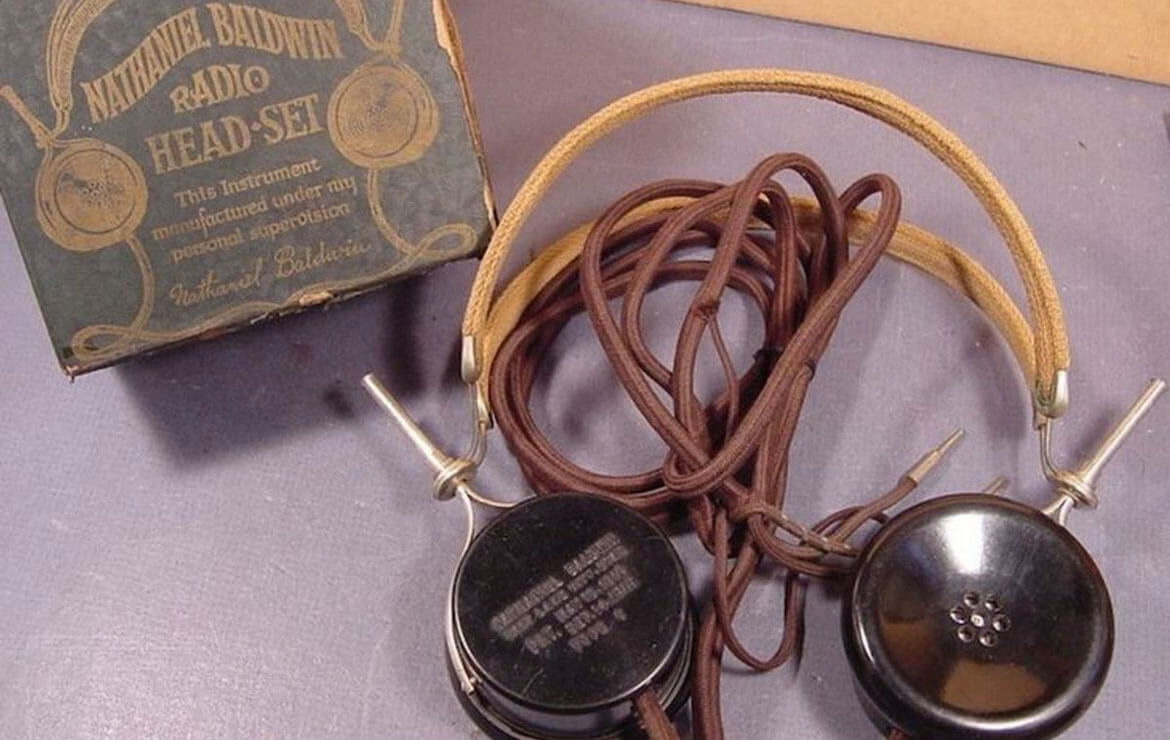 tinhte_nathaniel-baldwin-headphones-1910.jpg