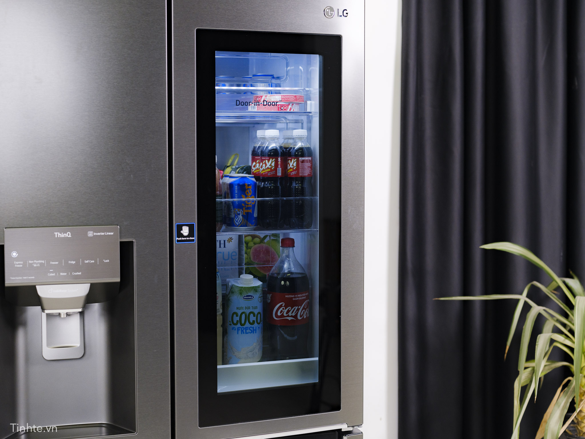 Tủ lạnh French Door sẽ làm cho cuộc sống của bạn dễ dàng hơn và tiện lợi hơn. Tận dụng không gian lớn để tôn trọng bộ phận gia đình của bạn và chăm sóc cho sức khỏe của một cách tuyệt vời. Hãy xem hình ảnh để có được những gợi ý về cách tận dụng tủ lạnh của bạn.