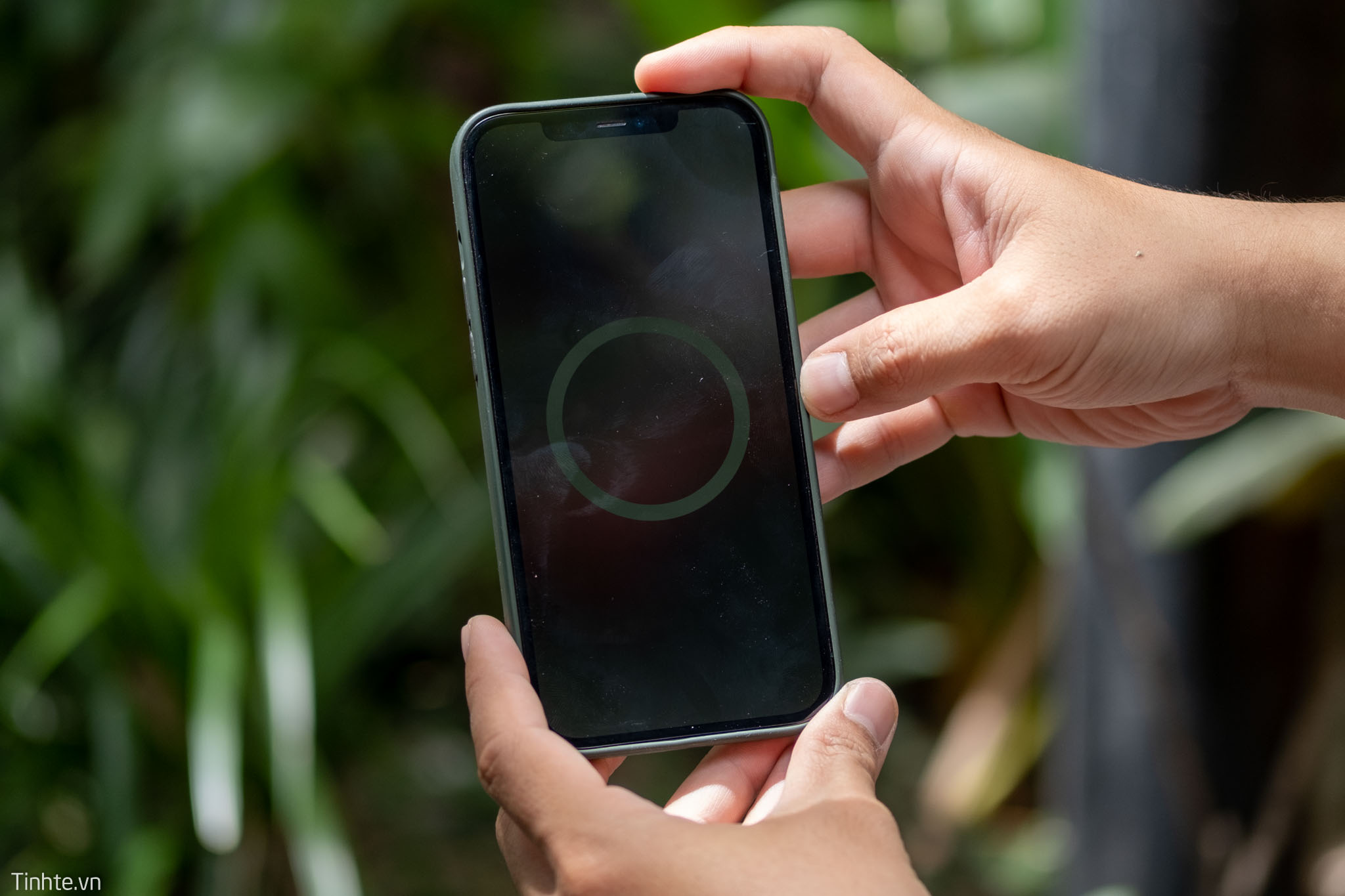 Review ốp lưng silicone Apple dành cho iPhone 12 Pro Max: không xịn như mong đợi