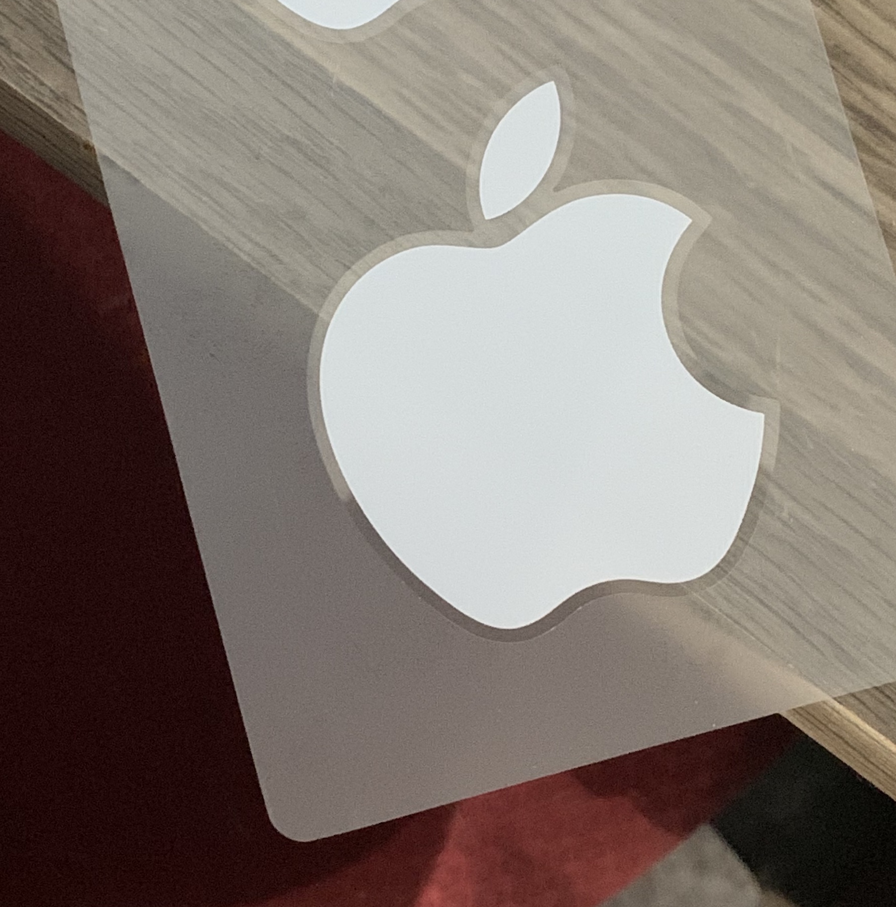 Câu Chuyện Đằng Sau Những Sticker Được Tặng Kèm Từ Apple