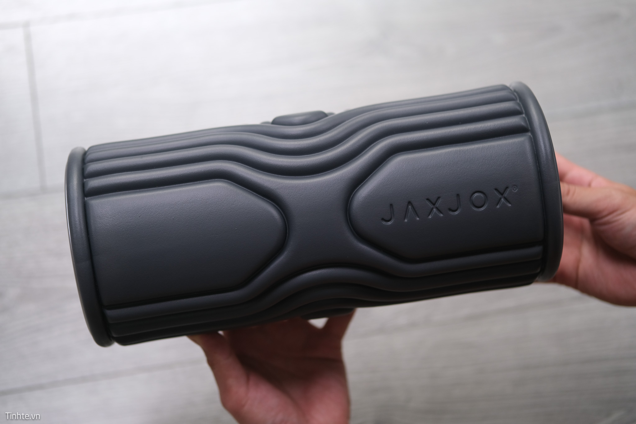 Trên tay JaxJox Foam RollerConnect: Thanh lăn massage thông minh giúp hồi phục sau khi chơi thể thao