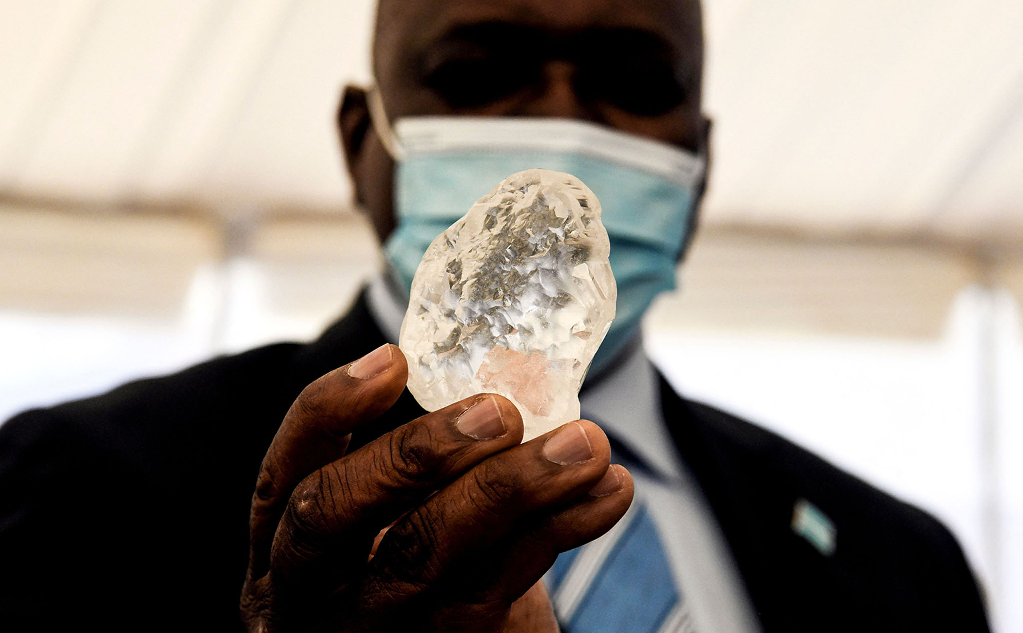 Đây là viên kim cương lớn thứ 3 thế giới vừa được tìm thấy tại  châu Phi?