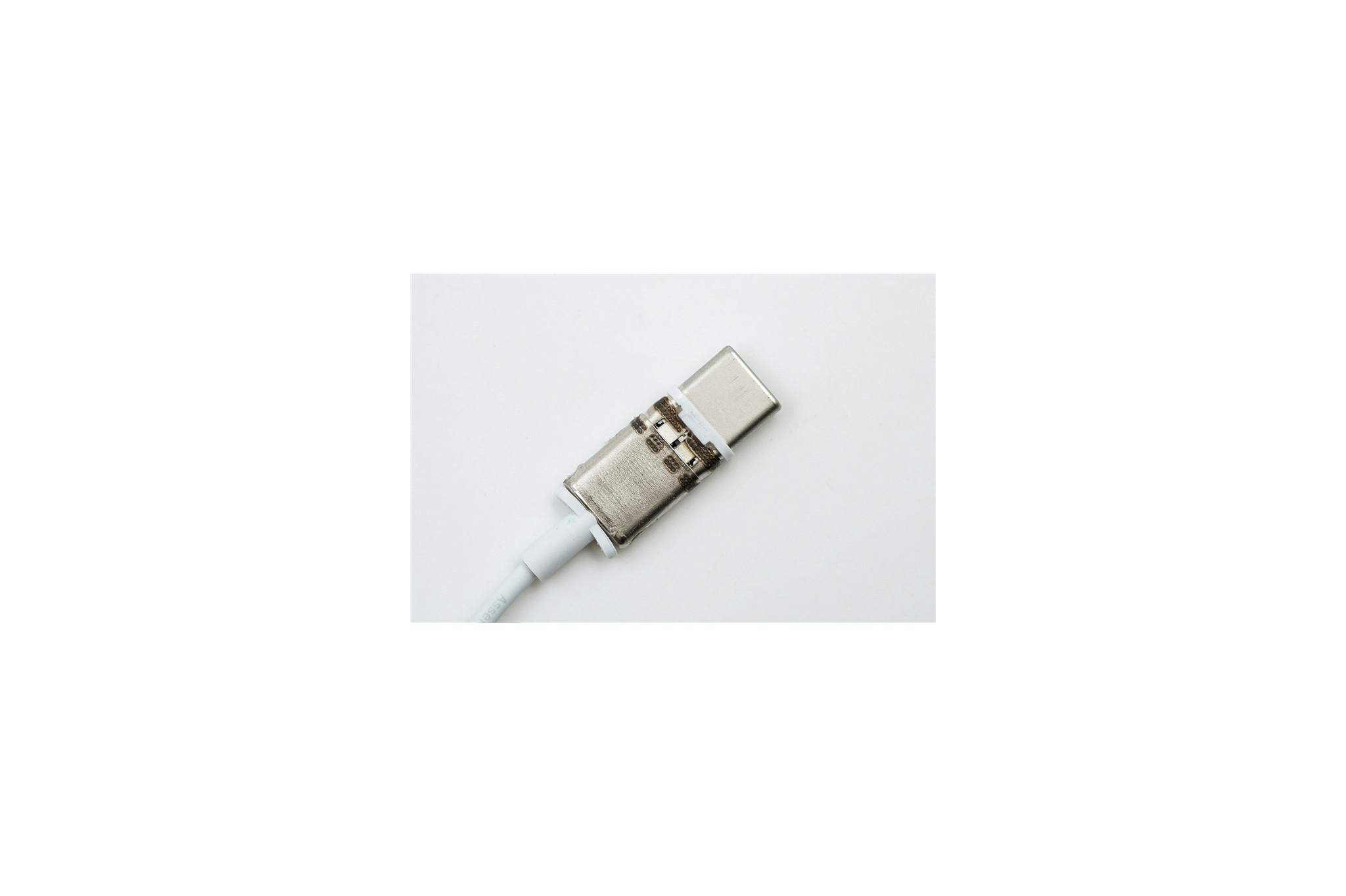 Apple-USB-C-to-3.5-mm-Adapter4.jpg