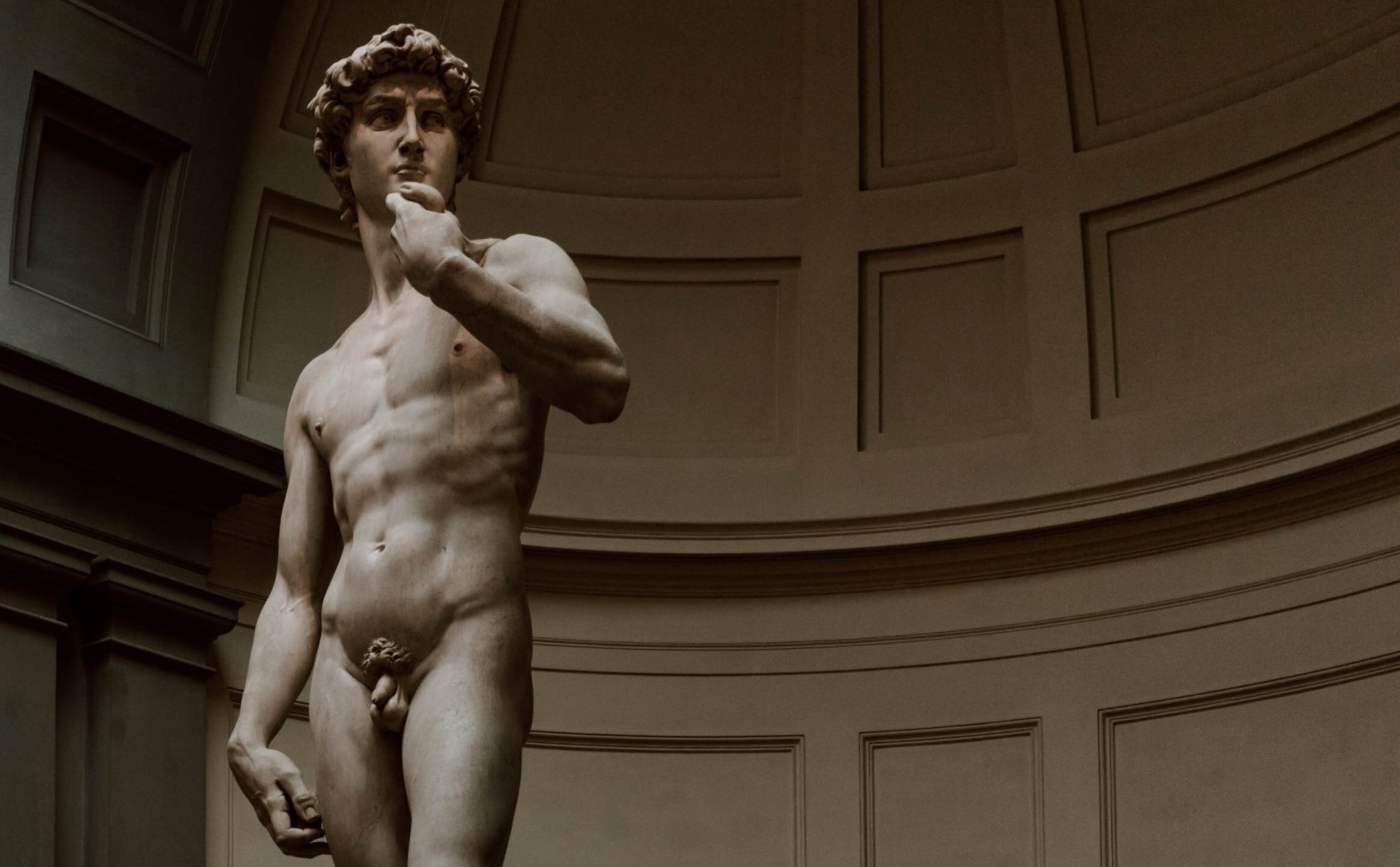 Tại sao các bức tượng Hy Lạp cổ đại thường có cái ấy rất nhỏ?
