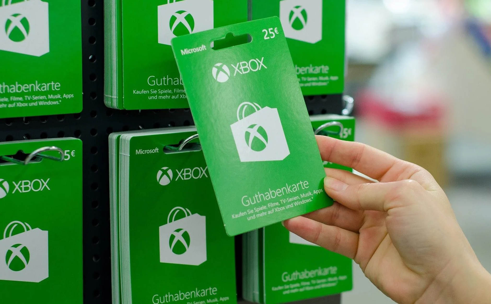 Kỹ sư Microsoft nhận án 9 năm tù vì ăn trộm 10 triệu USD tiền thẻ Xbox tiêu xài