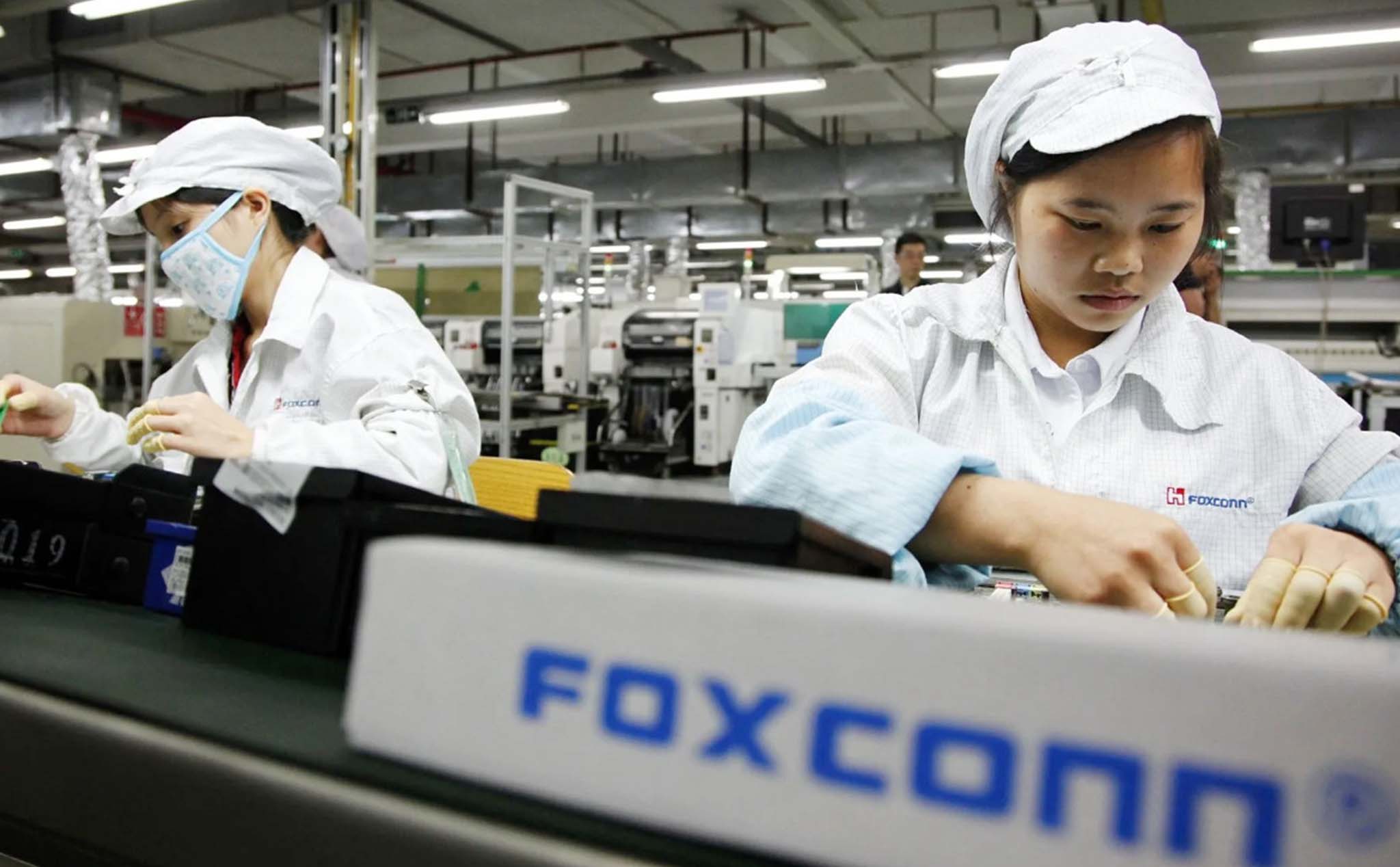 Tình hình COVID-19 khiến nhân công của Apple và Samsung tại Việt Nam phải ở lại nhà máy