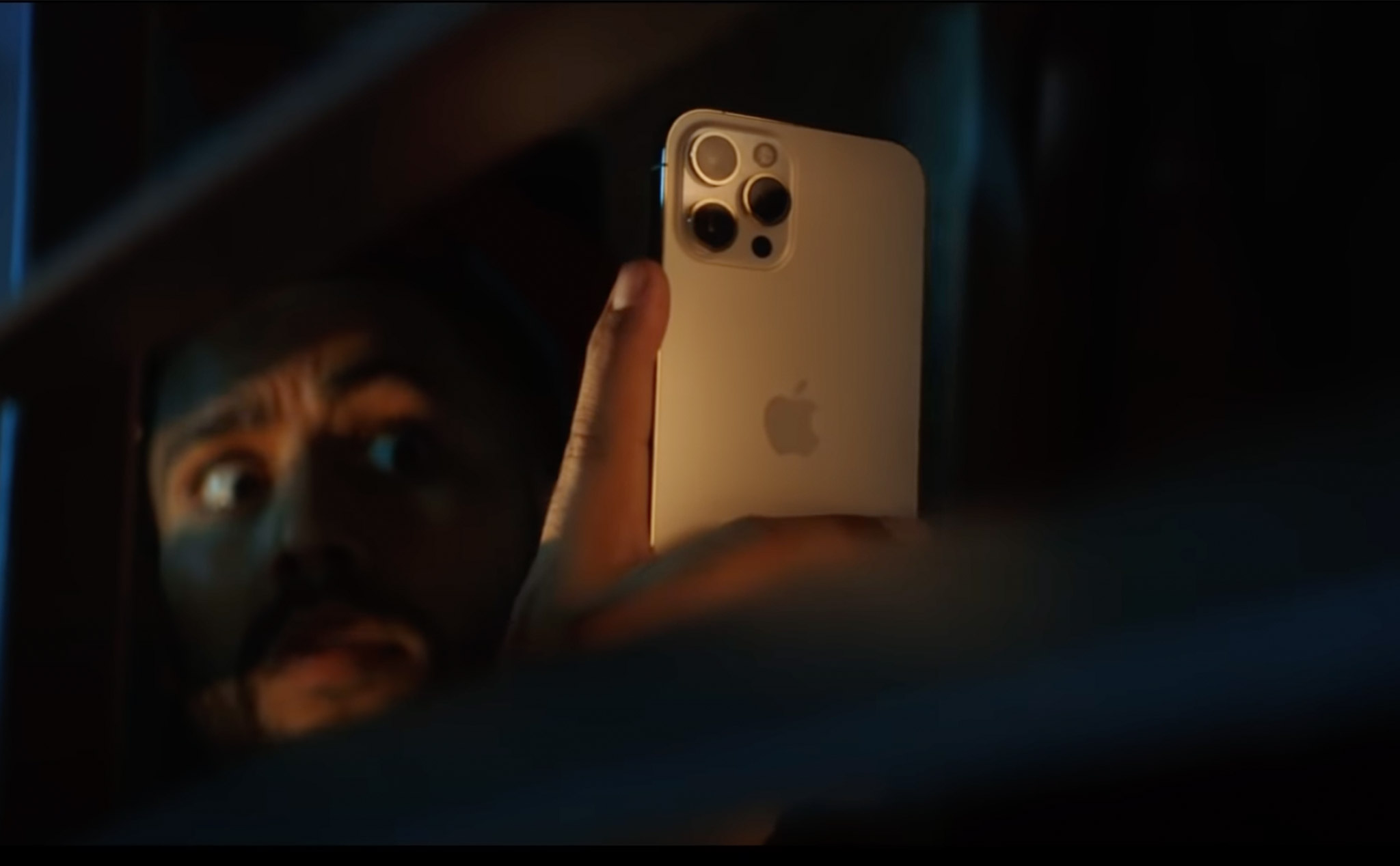 Video quảng cáo vui của Apple về chụp Night Mode bằng camera trước iPhone 12 Pro