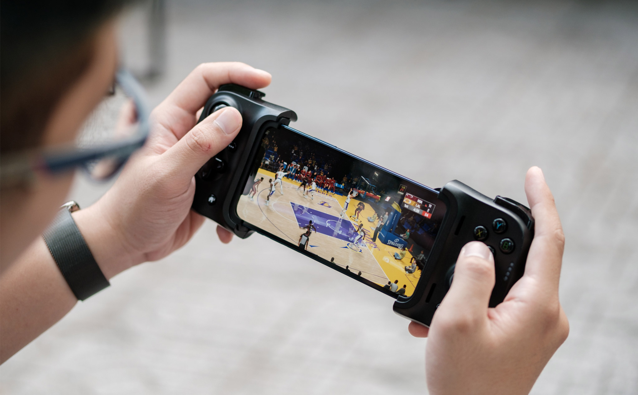 Trên tay Razer Kishi: gamepad lý tưởng để chơi game trên iPhone, giá cao