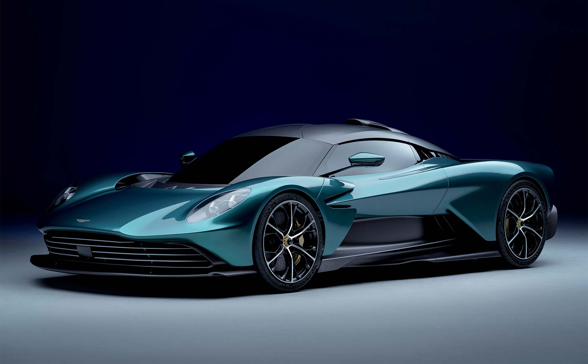 Aston Martin Valhalla: động cơ AMG kết hợp động cơ điện, công suất 937 mã lực, giá từ 800.000 USD