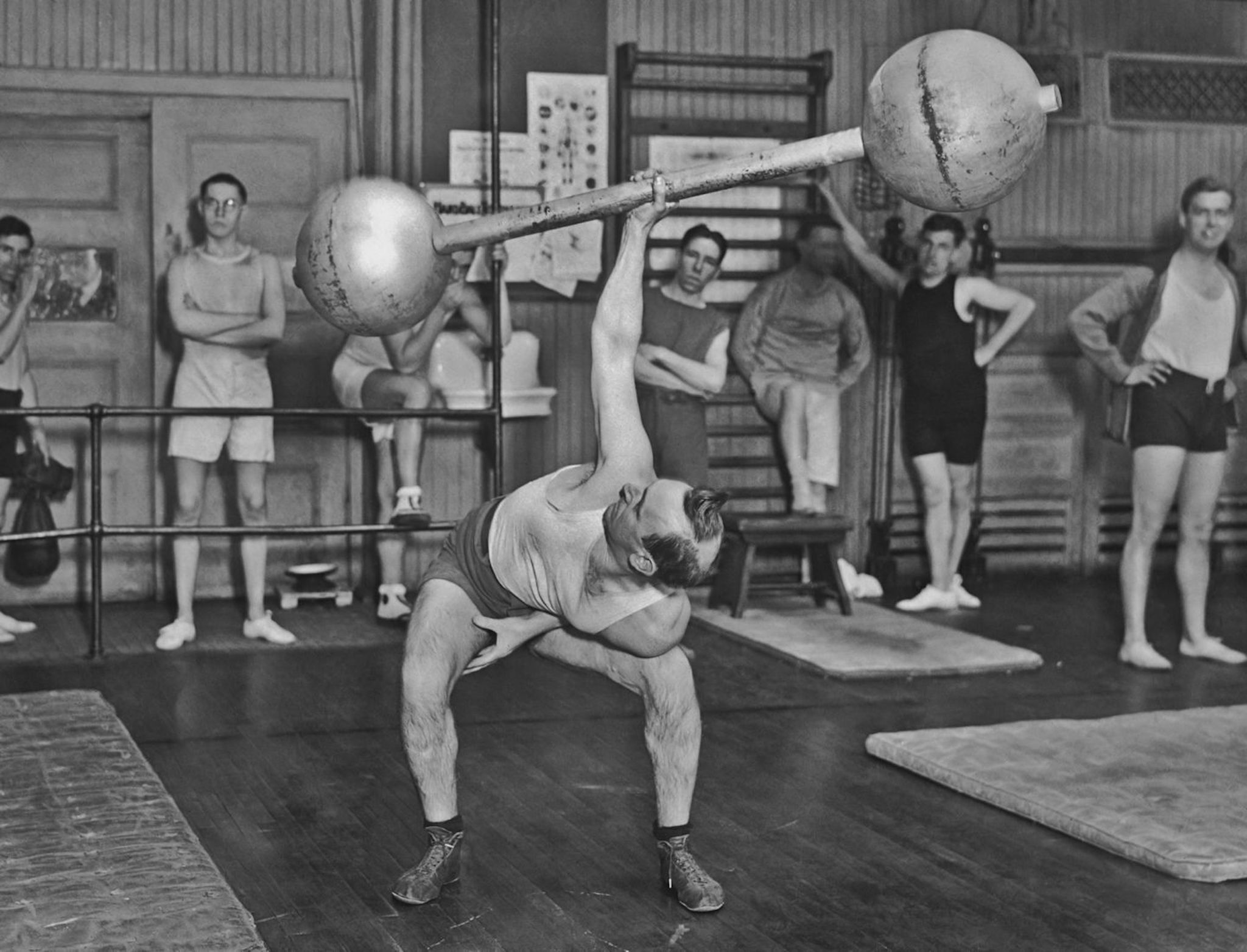 Loạt ảnh cho thấy cách mà người ta tập gym vào hơn 100 năm trước