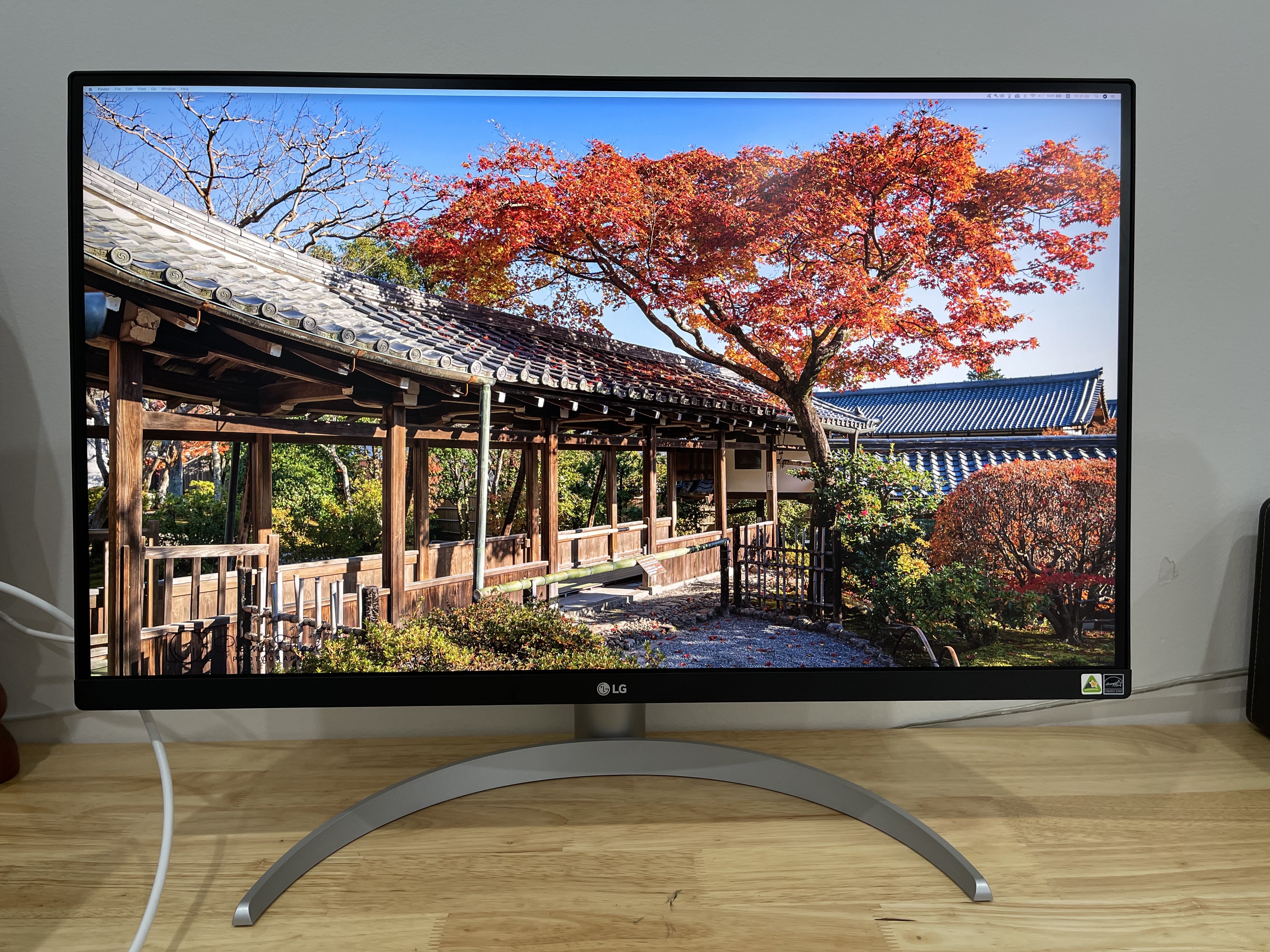 Màn hình LG 27UP850 4K với Mac Pro 2015