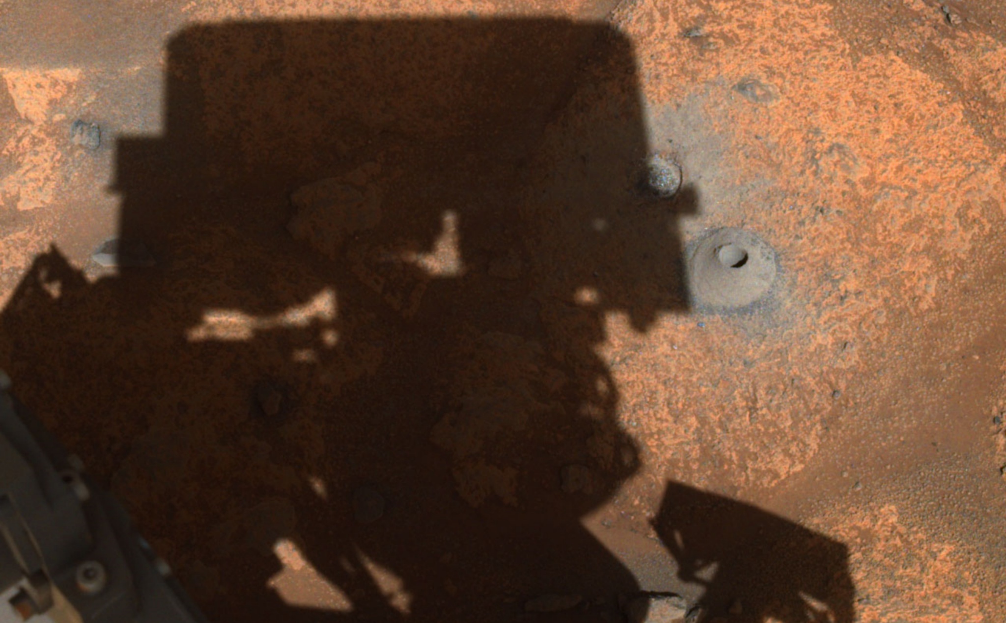 Tàu Perseverance của NASA gặp trục trặc trên sao Hỏa