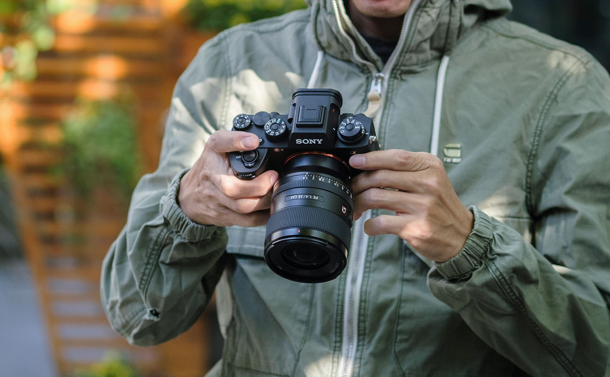 Canon R5 đánh bại Sony A1 trong bài test về chống rung (IBIS test)