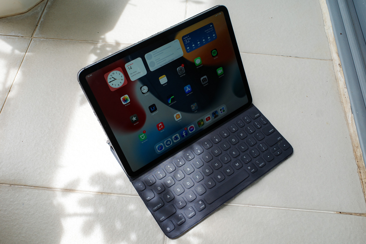 Review Bàn phím Apple Smart Keyboard cho iPad Pro