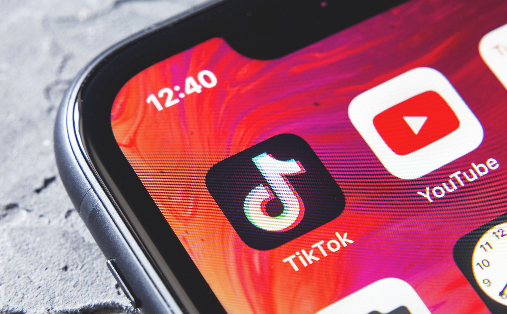 Người dùng tại Anh và Mỹ đang chuộng TikTok hơn YouTube