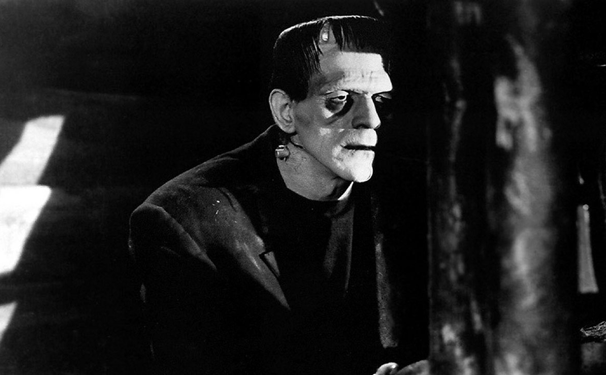 Ấn bản đầu tiên của Frankenstein đã bán ra với mức giá kỷ lục hơn 22,7 tỷ đồng