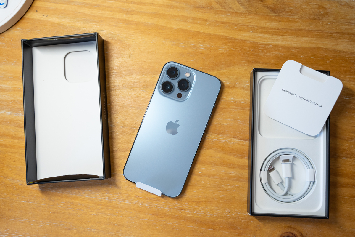 Khui hộp & Trên tay Apple iPhone 13 Pro | Viết bởi Đoàn Minh Liêm