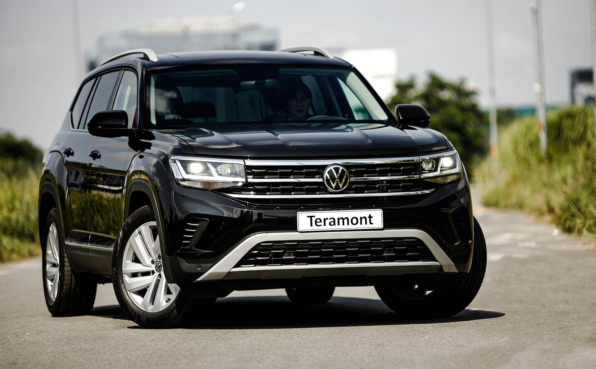 Volkswagen Teramont ra mắt Việt Nam: SUV 7 chỗ cỡ lớn, nhiều trang bị an toàn, giá 2,349 tỷ