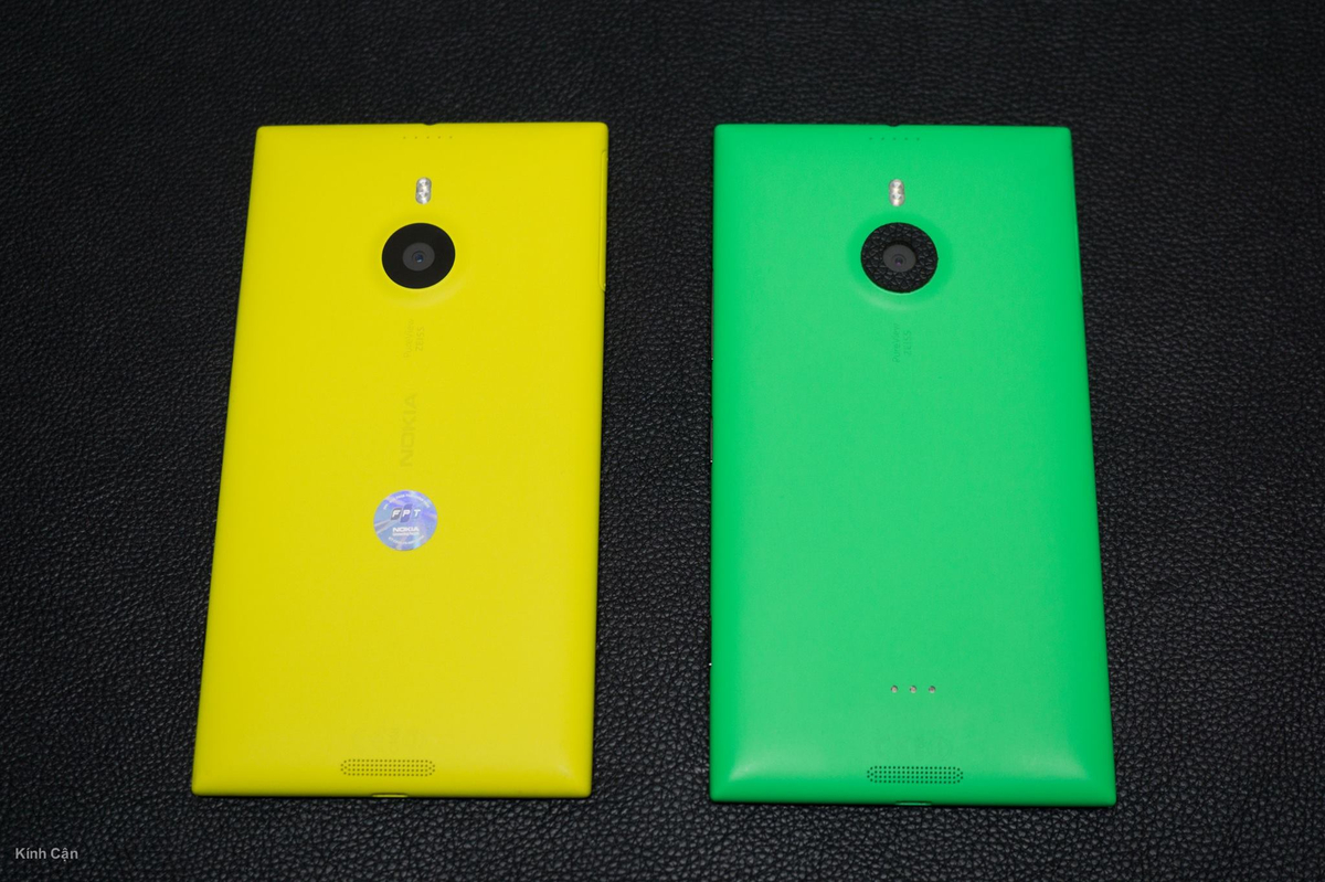 2 chiếc màu đẹp và rực rỡ của Lumia 1520, chiếc vàng của mình, chiếc xanh hồi đó mượn chụp của...