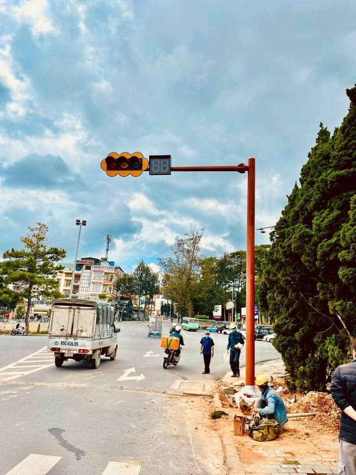 Thành phố cuối cùng lắp đèn giao thông ở Việt Nam