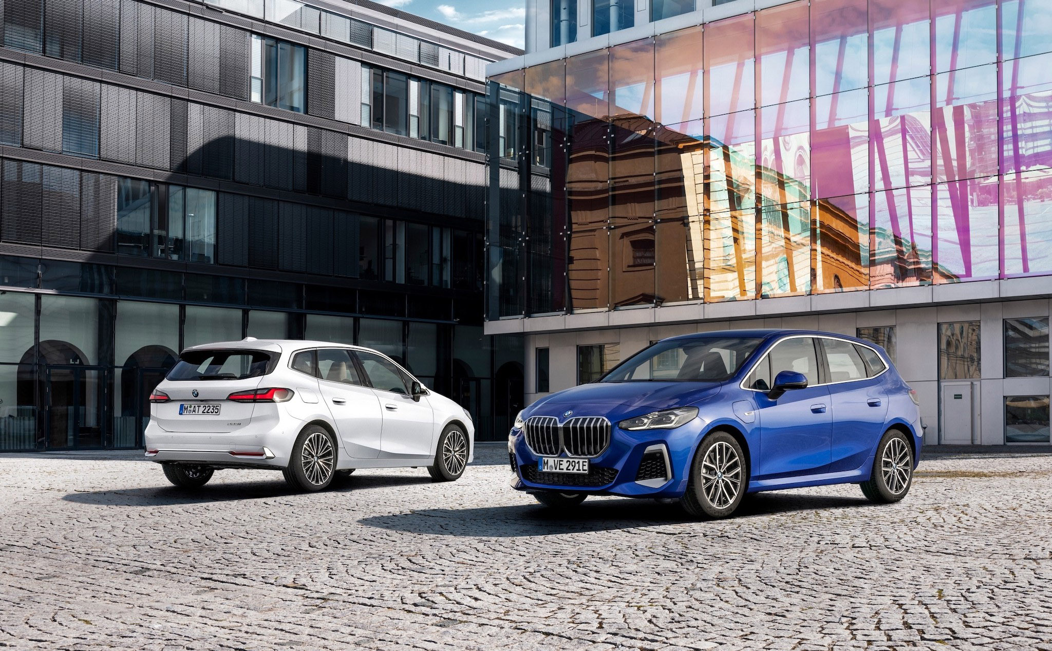BMW nâng cấp 2 Series Active Tourer với ngoại hình mới, bỏ cần số iDrive