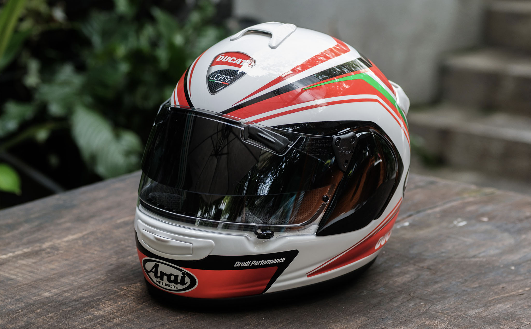 Trên tay fullface Ducati Corse Arai SBK 2: dành cho fan của Ducati