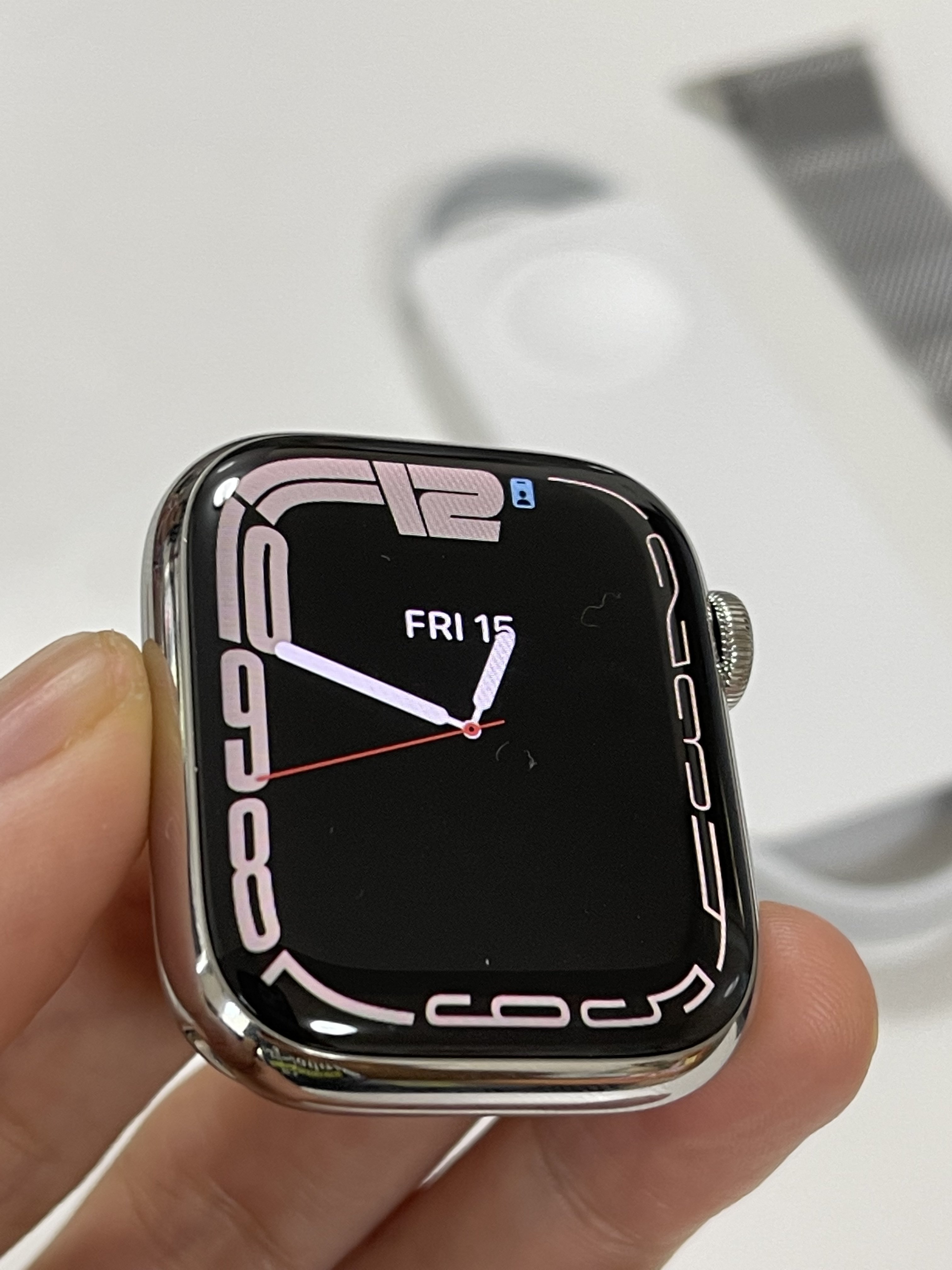 Trên tay Apple Watch S7 41mm bản thép màu bạc