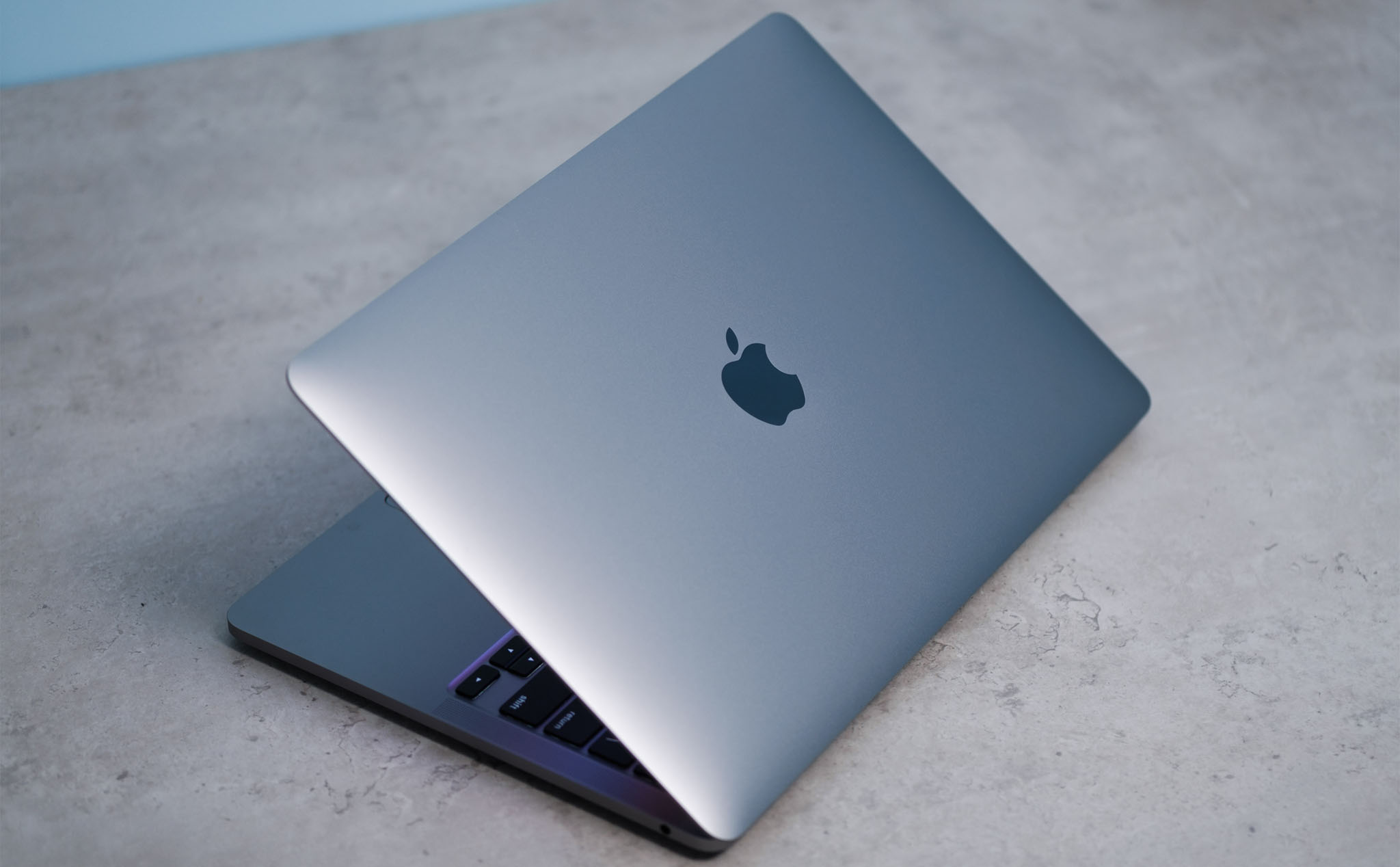 Apple, xin các anh sang năm đừng đổi thiết kế MacBook 13 inch