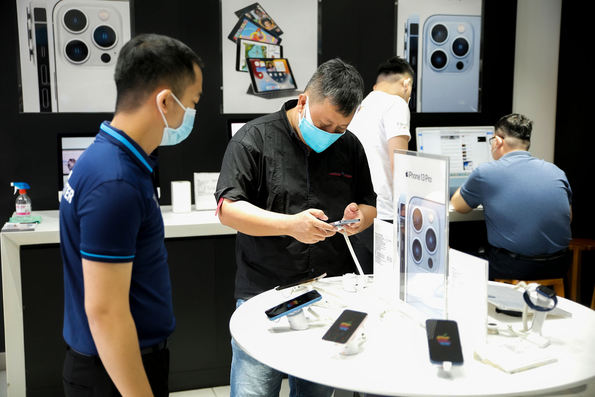 iPhone 13 đạt doanh số kỷ lục tại Việt Nam.