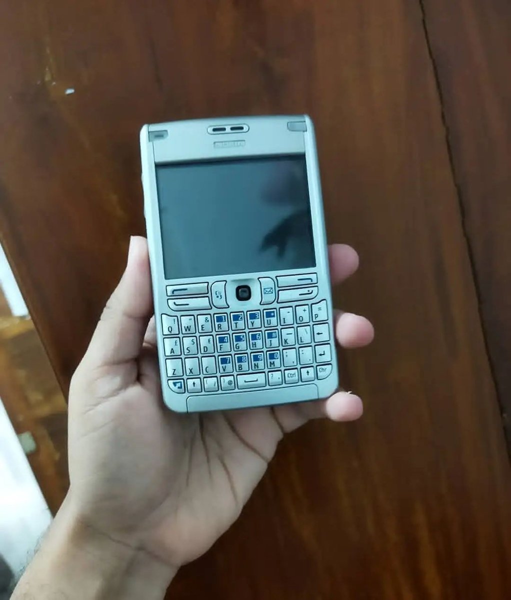 Cổ vật Nokia E61