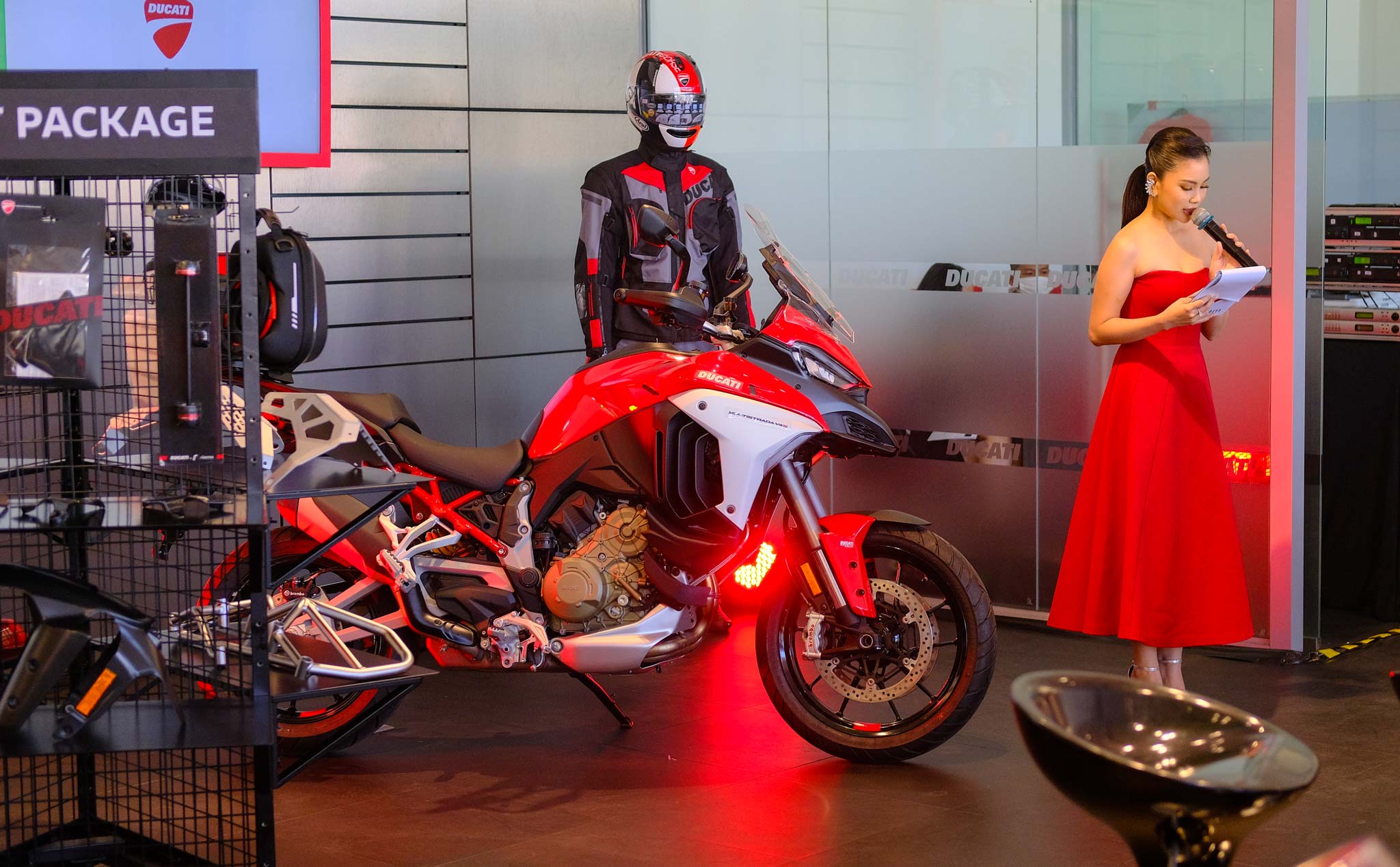 Ducati Multistrada V4/V4S ra mắt tại Việt Nam: nhiều công nghệ, giá từ 770 triệu đồng