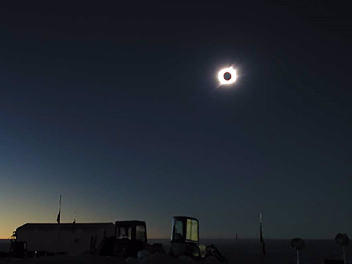 total-solar-eclipse_2.jpg